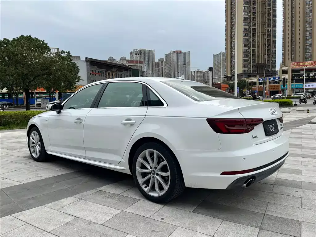 Audi A4L 2018 30th Anniversary 40 TFSI Fashion фото 4