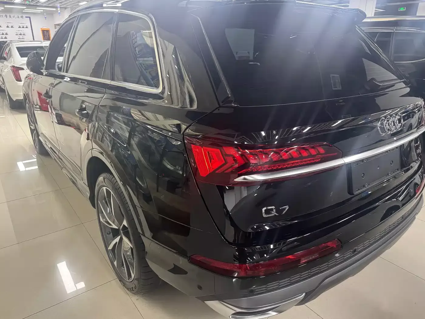 Audi Q7 2023 55 TFSI quattro S line Sport фото 7
