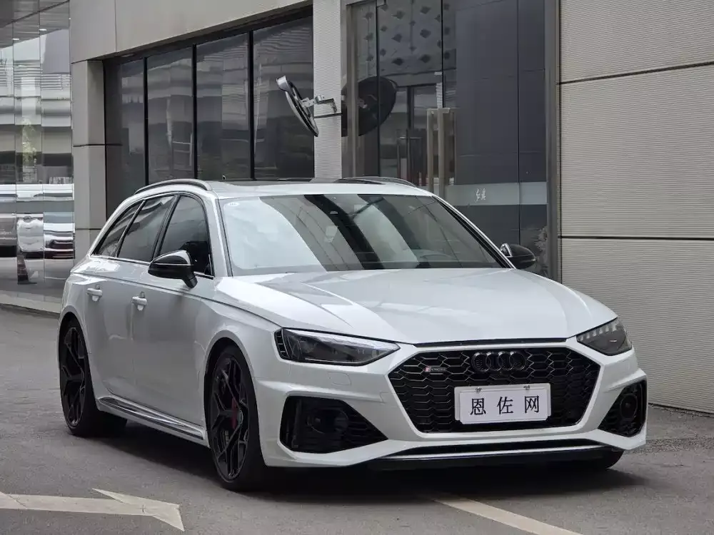 Audi RS 4 2024 RS4 Avant Ignition Edition фото 3