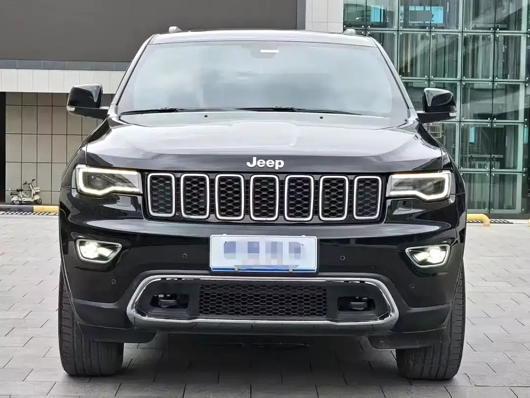 Jeep Grand Cherokee (Import) 2020 3.0L Elite Navigation Edition фото 2