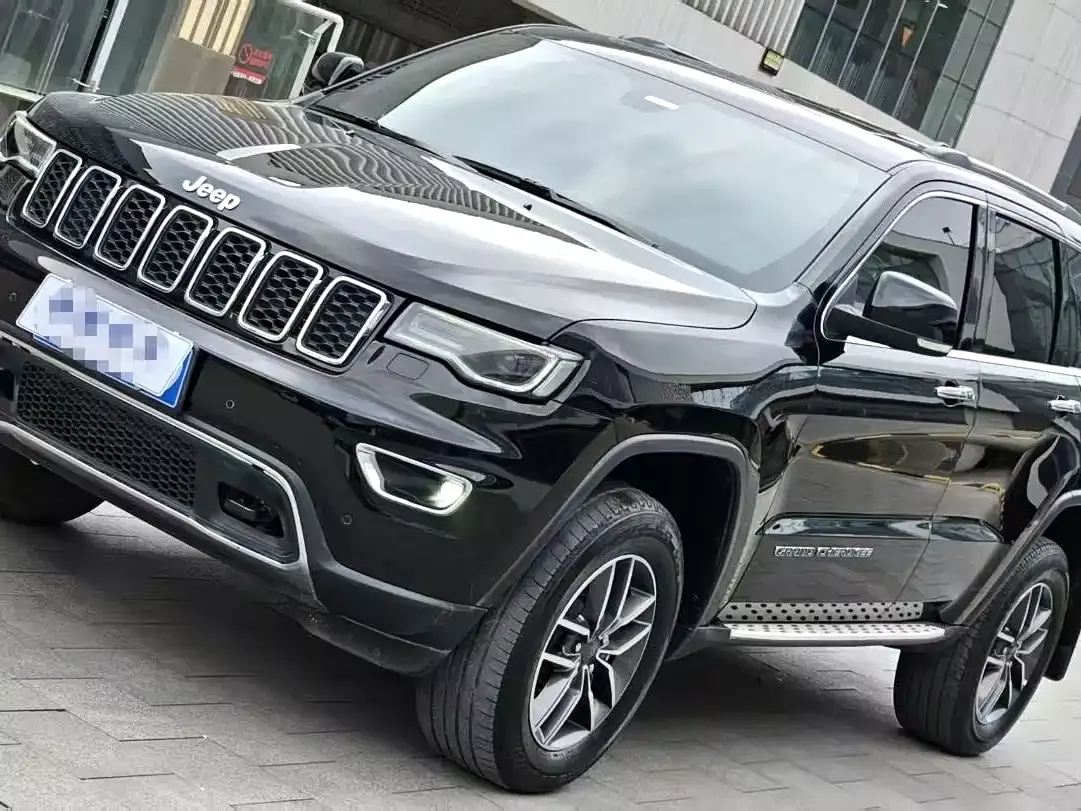 Jeep Grand Cherokee (Import) 2020 3.0L Elite Navigation Edition фото 3