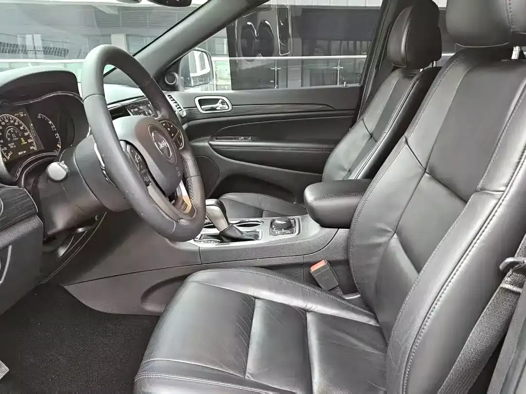 Jeep Grand Cherokee (Import) 2020 3.0L Elite Navigation Edition фото 4
