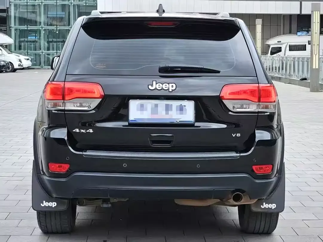 Jeep Grand Cherokee (Import) 2020 3.0L Elite Navigation Edition фото 8