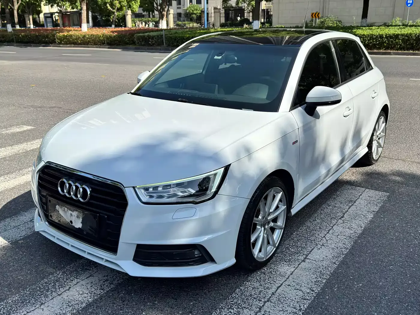 Audi A1 2016 30 TFSI Sportback S Line Sport Edition
