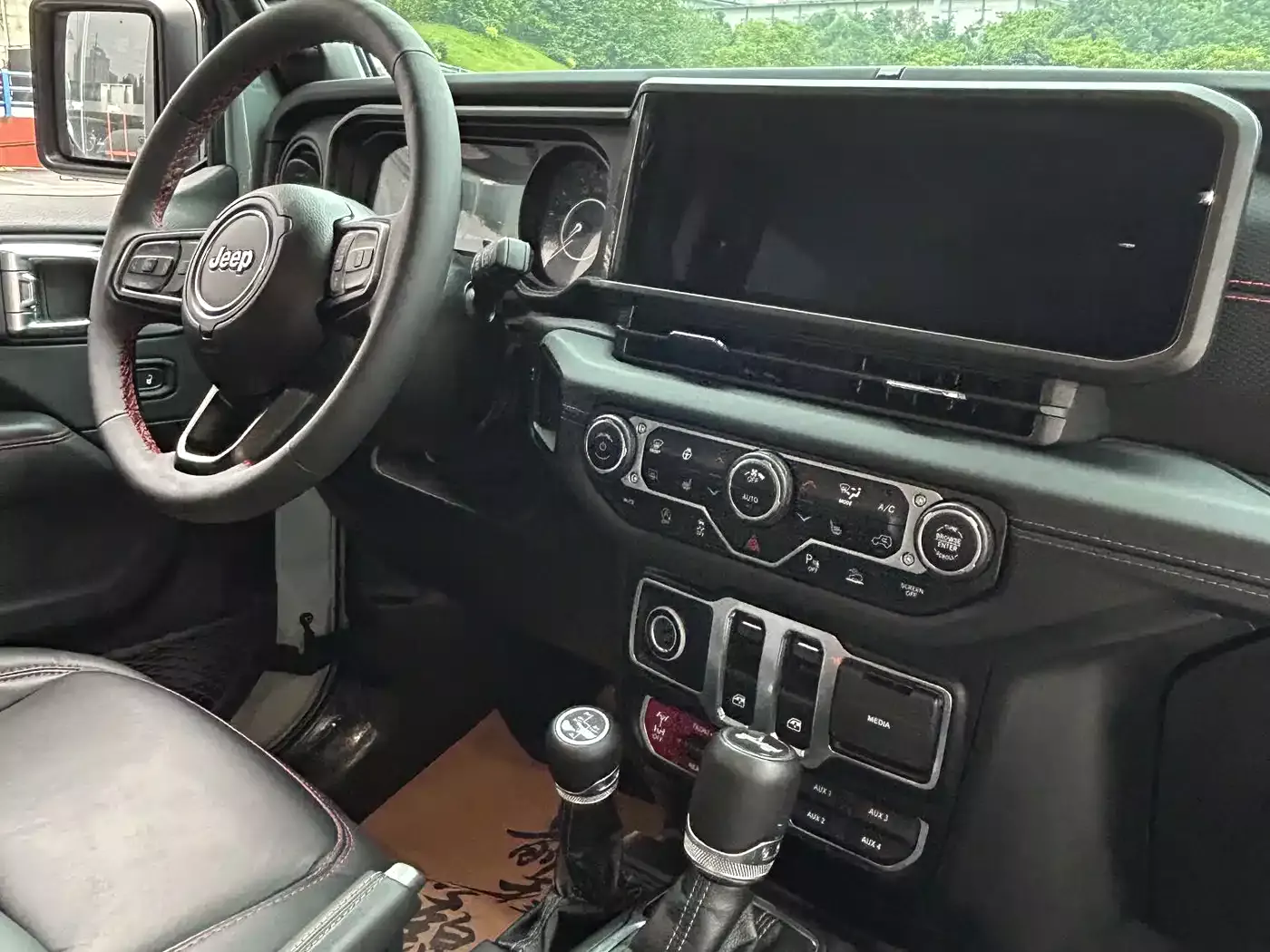Jeep Wrangler 2024 2.0T Rubicon 2-door фото 6
