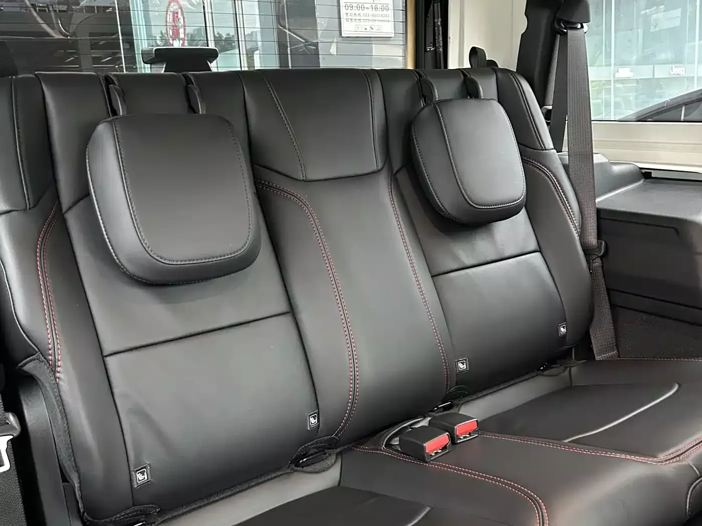 Jeep Wrangler 2024 2.0T Rubicon 2-door фото 8
