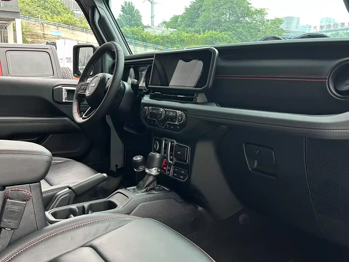 Jeep Wrangler 2024 2.0T Rubicon 2-door фото 9