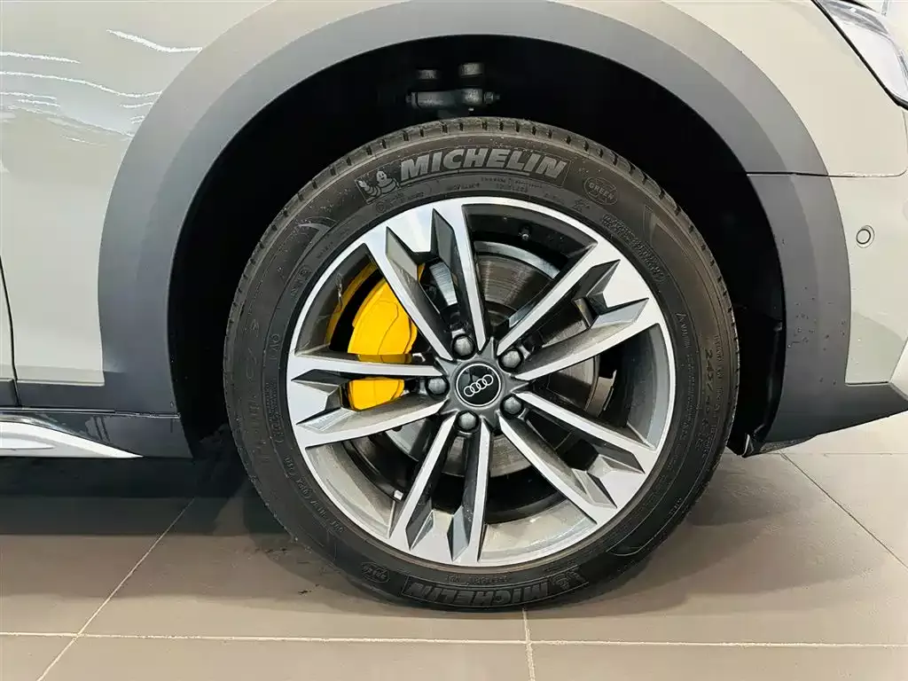 Audi A4 (Import) 2022 allroad quattro фото 15