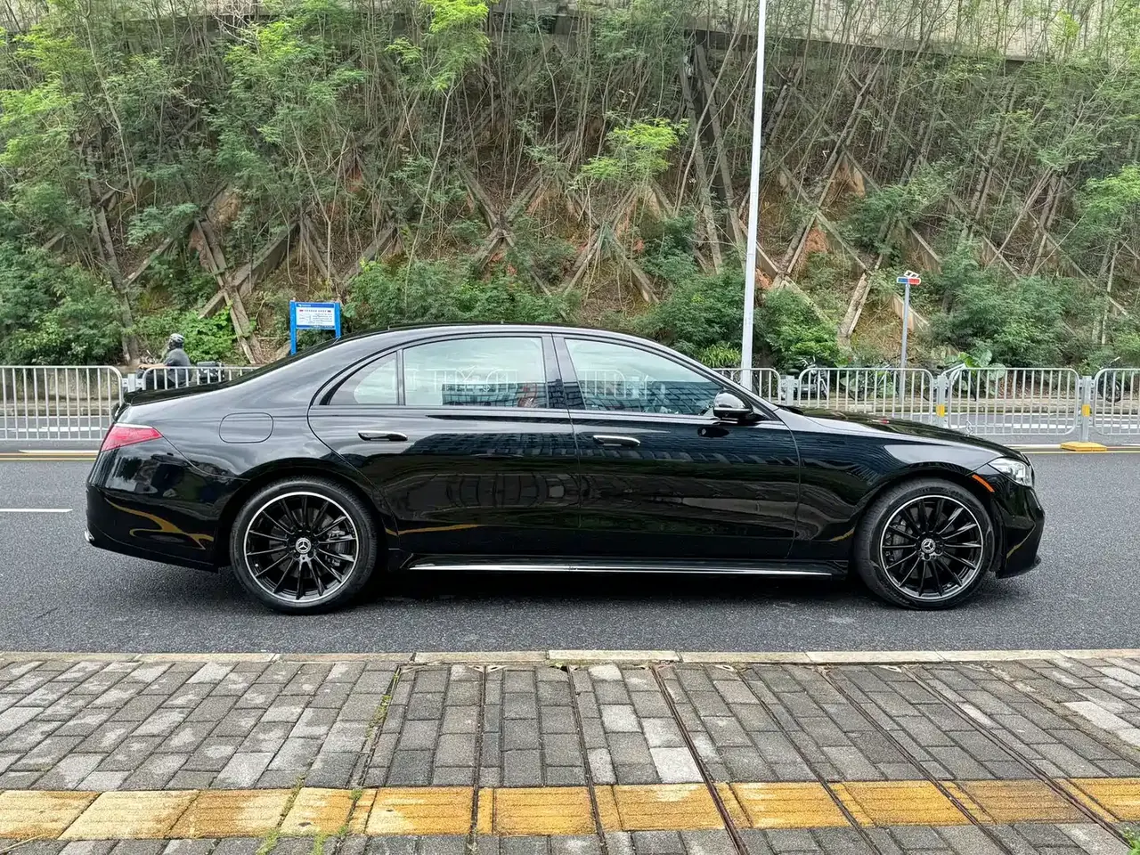 Mercedes-Benz S-Class 2023 Model S 500 L 4MATIC фото 16