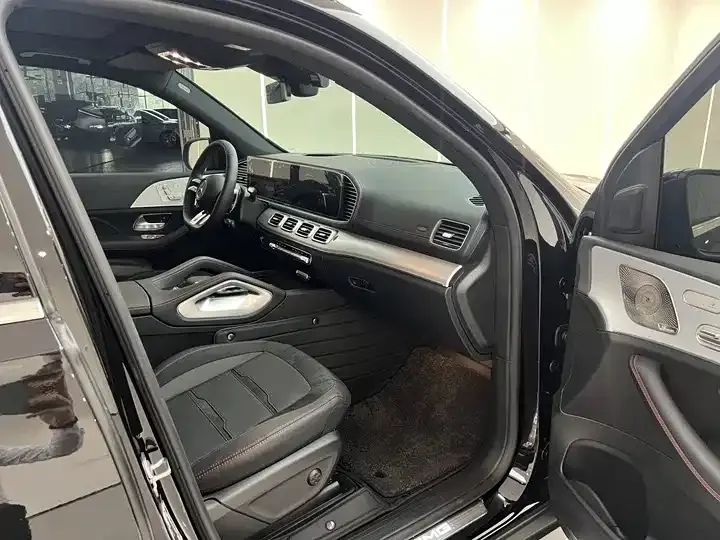 Mercedes-Benz GLE AMG 2025 Facelift AMG GLE 53 4MATIC+ фото 7