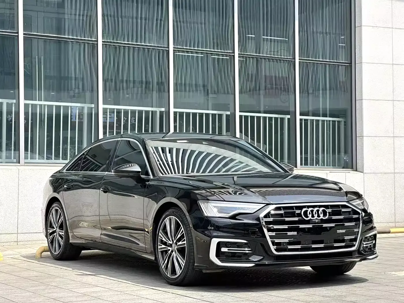 Audi A6L 2020 55 TFSI quattro Exclusive Dynamic фото 3