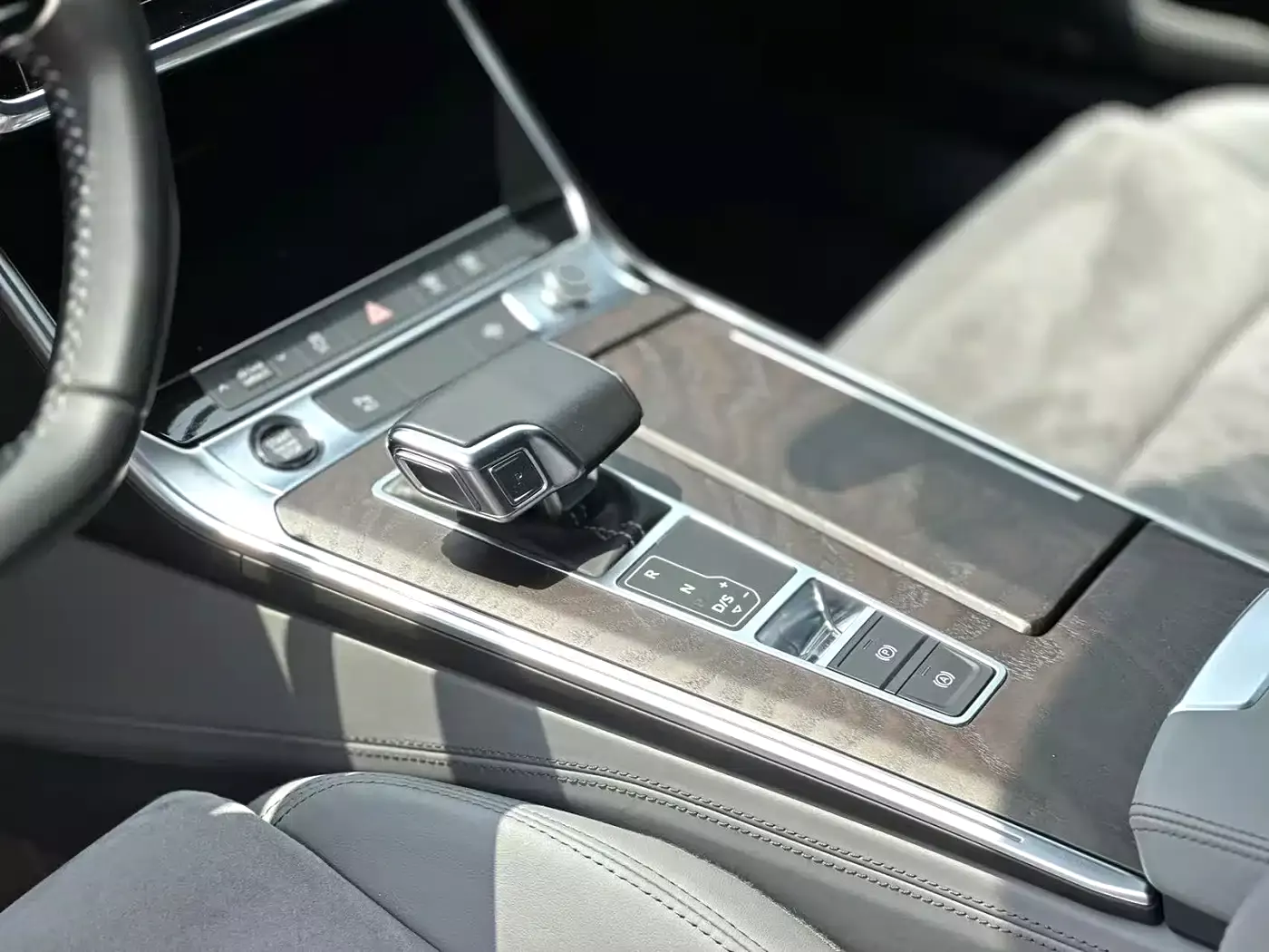 Audi A6L 2020 55 TFSI quattro Exclusive Dynamic фото 7