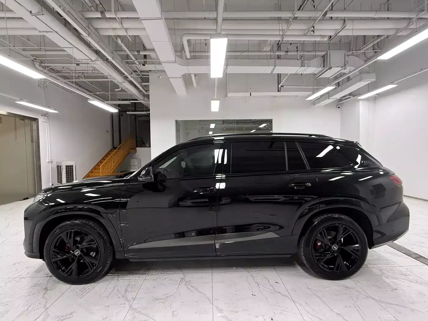 Audi Q6 2024 45 TFSI quattro Black Warrior Edition 6-seater фото 3