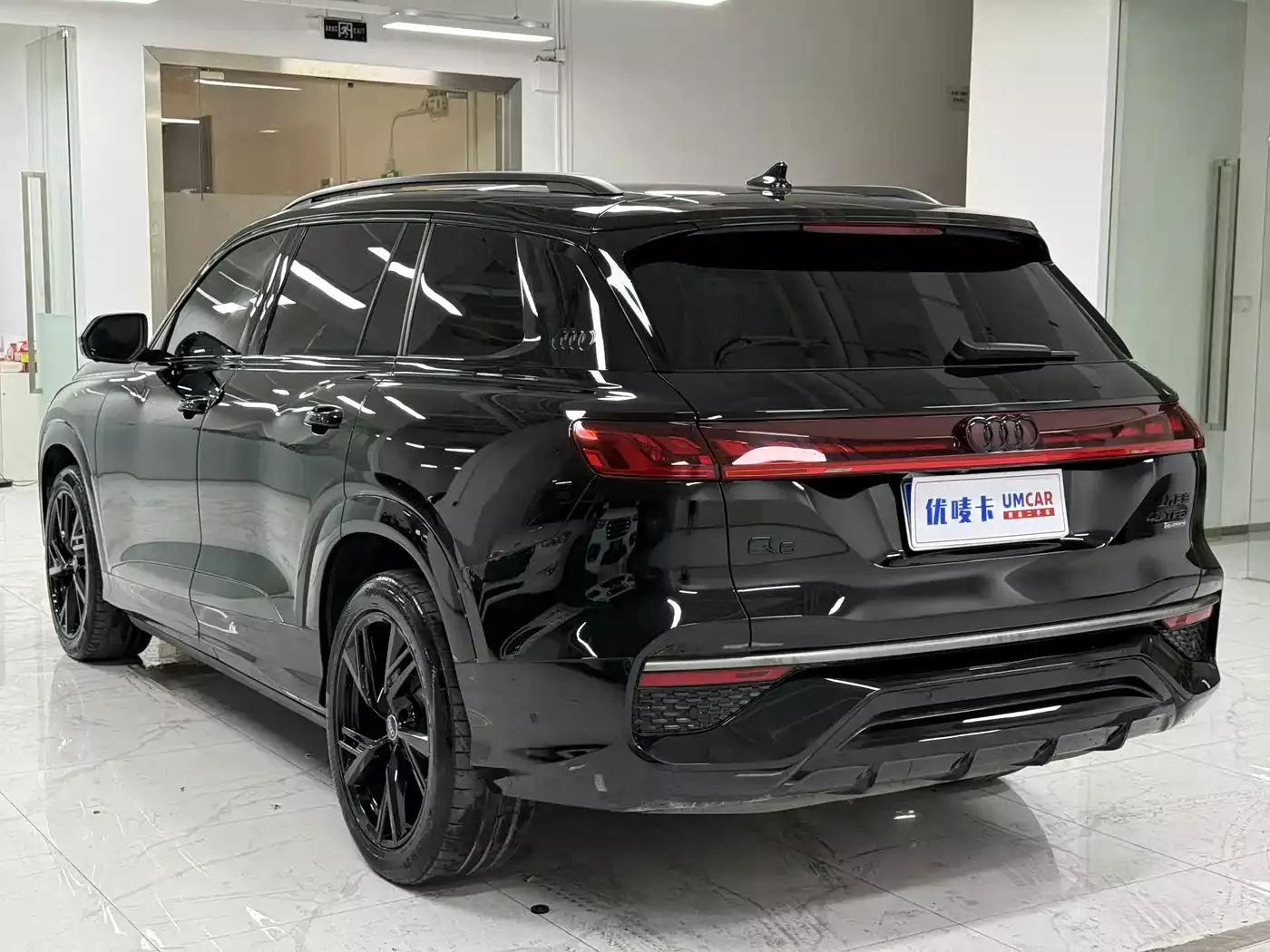 Audi Q6 2024 45 TFSI quattro Black Warrior Edition 6-seater фото 4