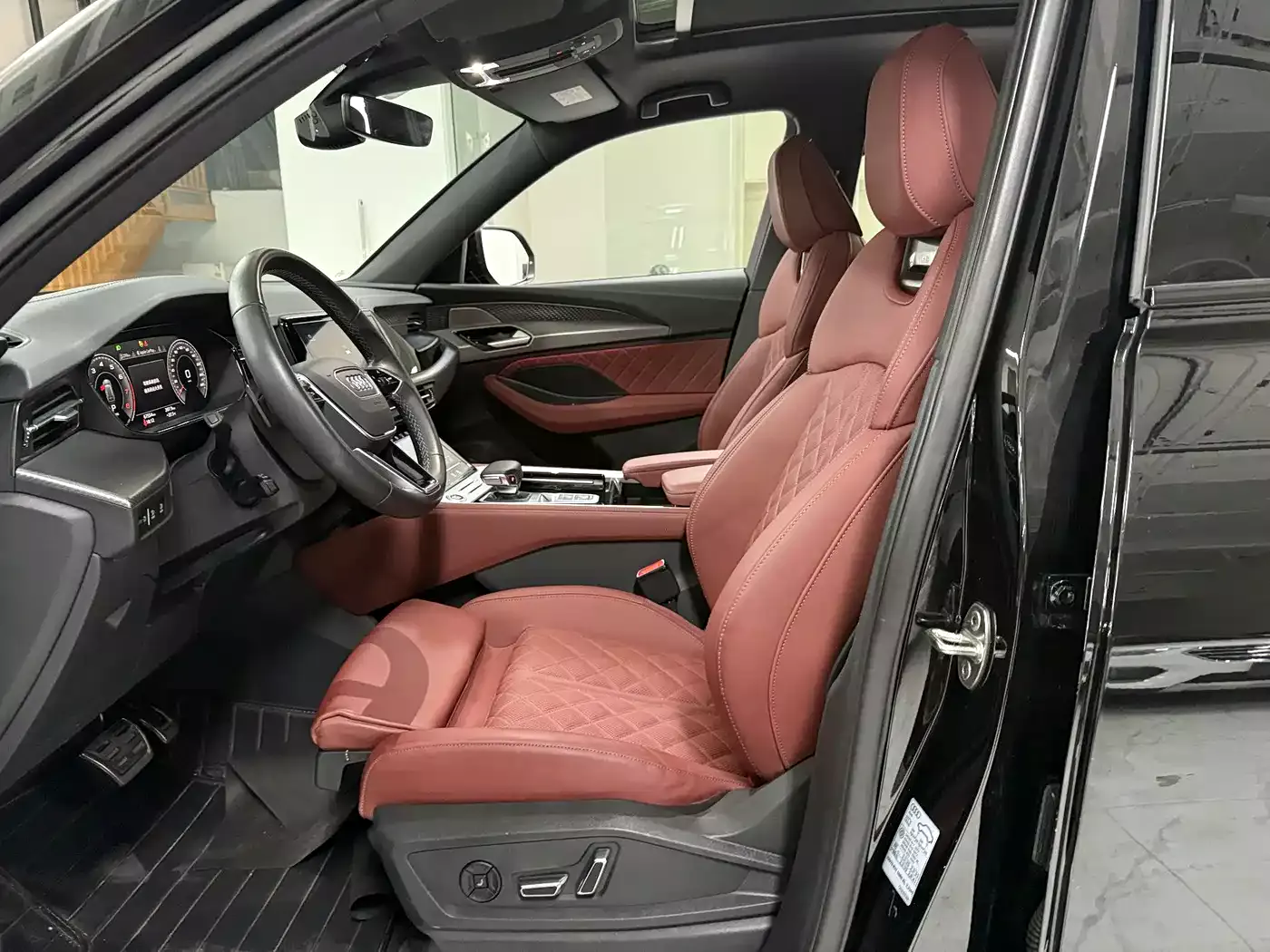 Audi Q6 2024 45 TFSI quattro Black Warrior Edition 6-seater фото 10