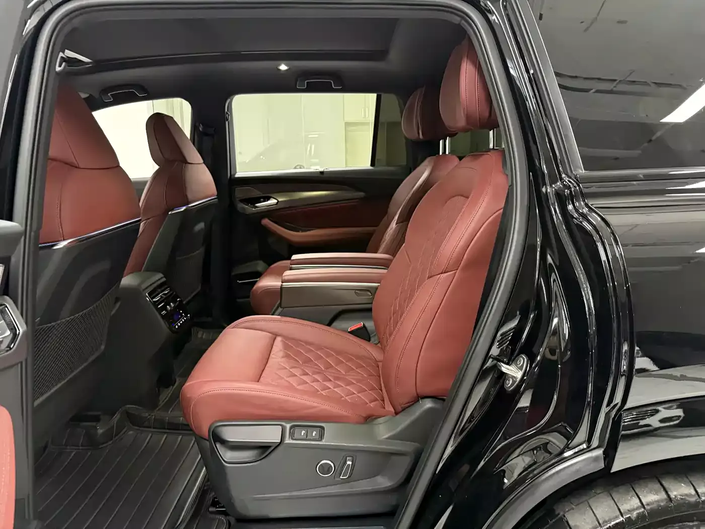 Audi Q6 2024 45 TFSI quattro Black Warrior Edition 6-seater фото 13
