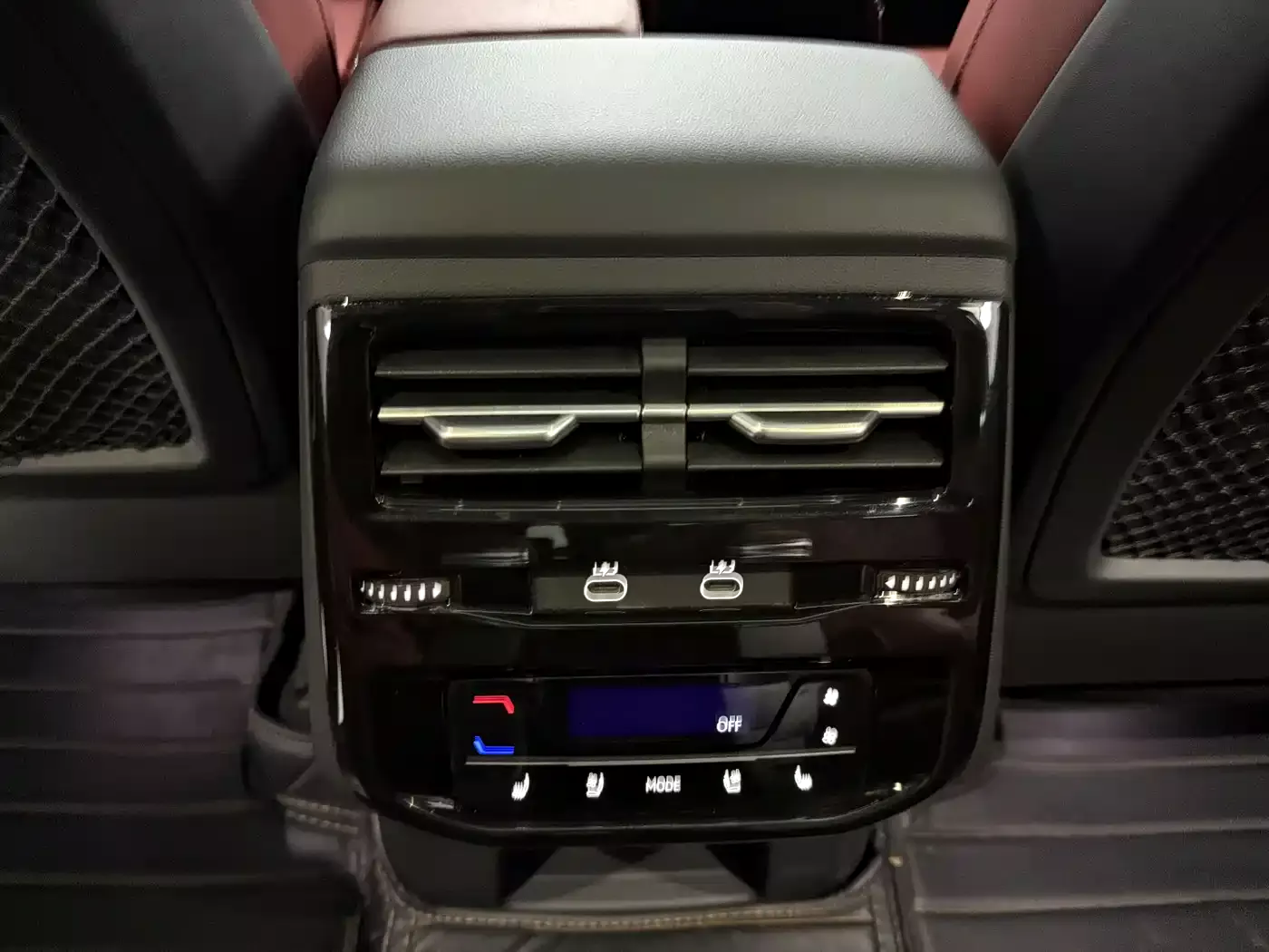 Audi Q6 2024 45 TFSI quattro Black Warrior Edition 6-seater фото 20