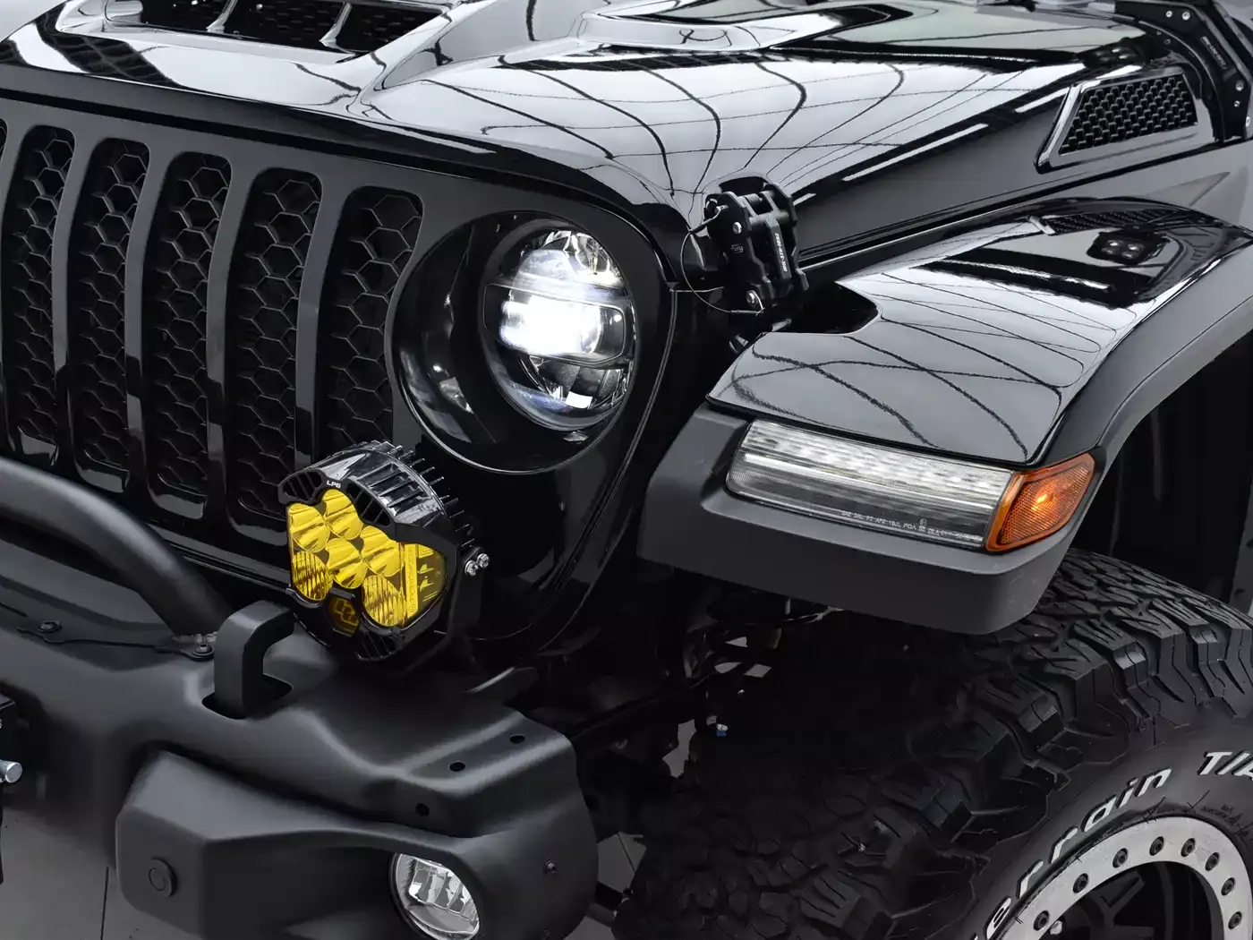 Jeep Gladiator 2022 3.6L Pioneer Edition фото 5