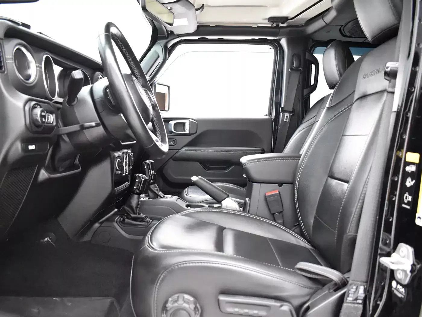 Jeep Gladiator 2022 3.6L Pioneer Edition фото 8
