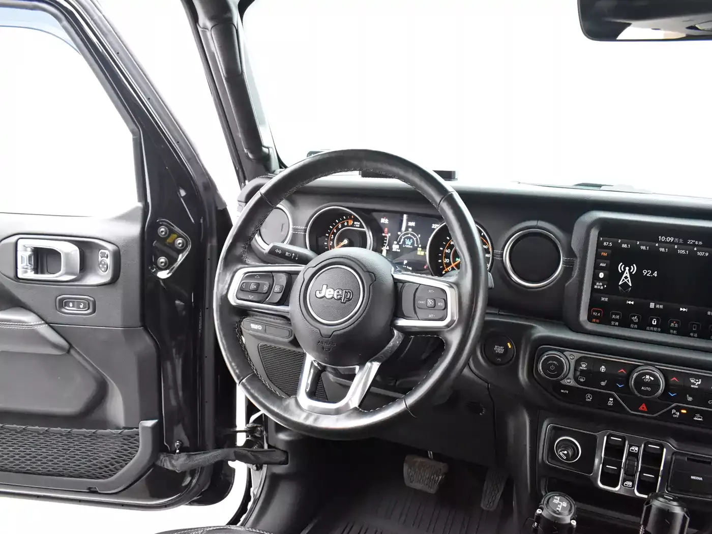Jeep Gladiator 2022 3.6L Pioneer Edition фото 10