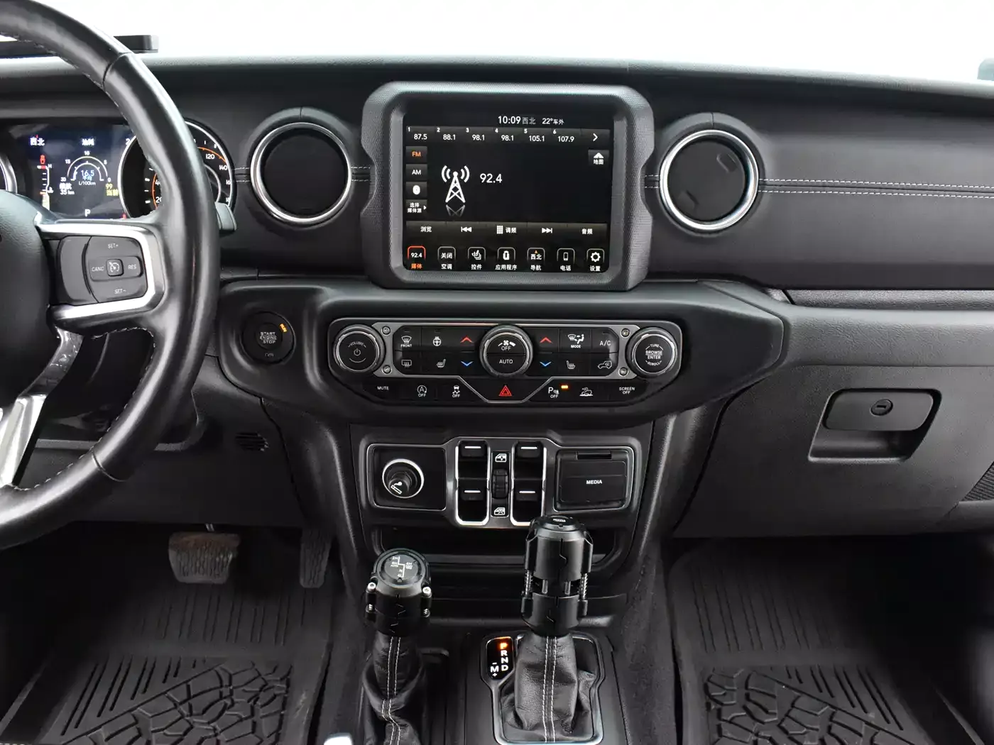 Jeep Gladiator 2022 3.6L Pioneer Edition фото 14