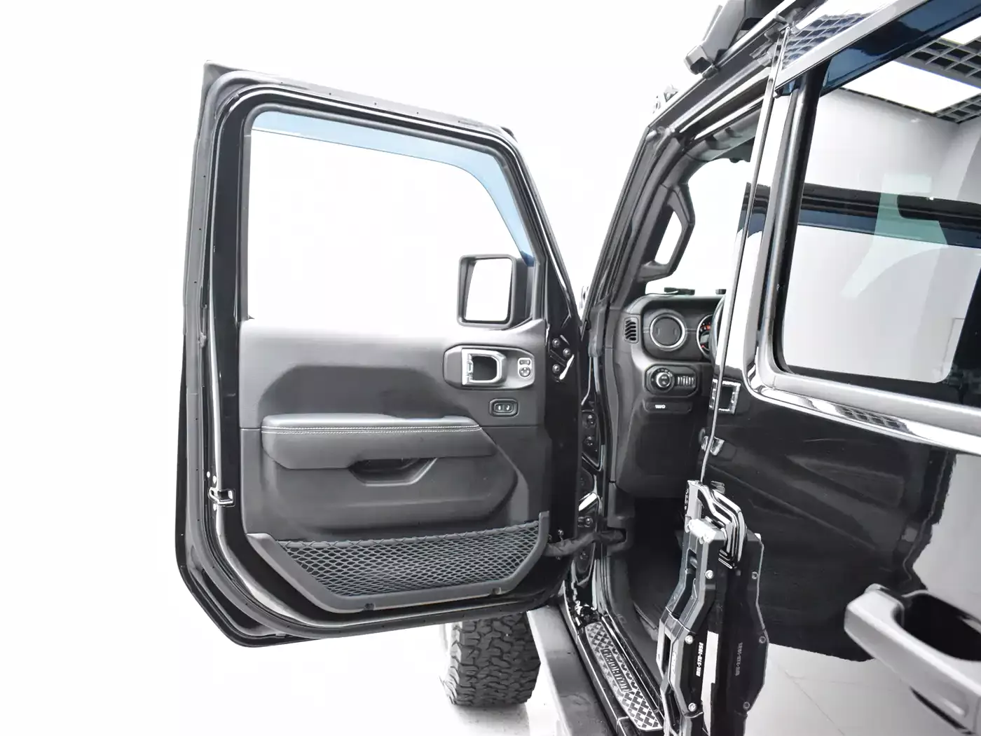 Jeep Gladiator 2022 3.6L Pioneer Edition фото 18