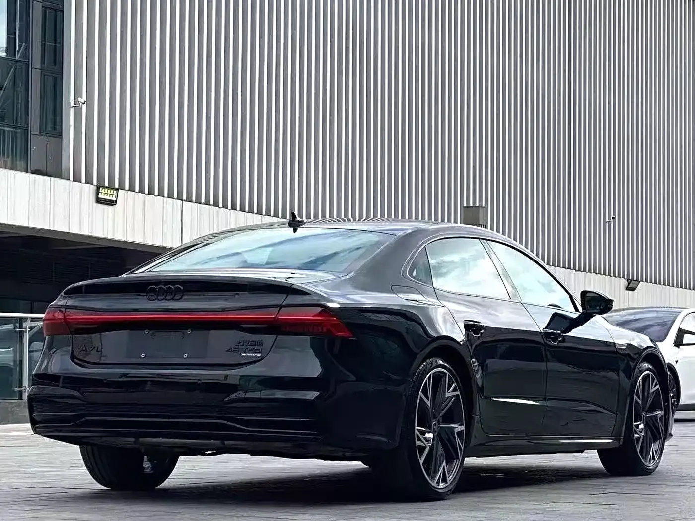 Audi A7L 2024 45 TFSI quattro Black Warrior Edition фото 8
