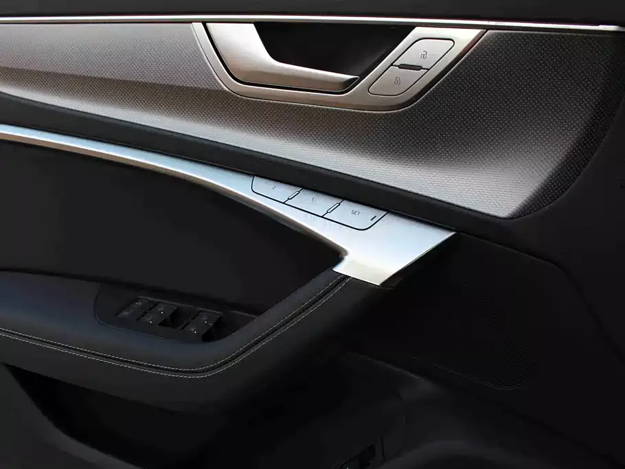 Audi A7L 2025 Model Year 45 TFSI quattro Premium фото 6