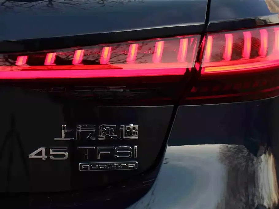 Audi A7L 2025 Model Year 45 TFSI quattro Premium фото 15