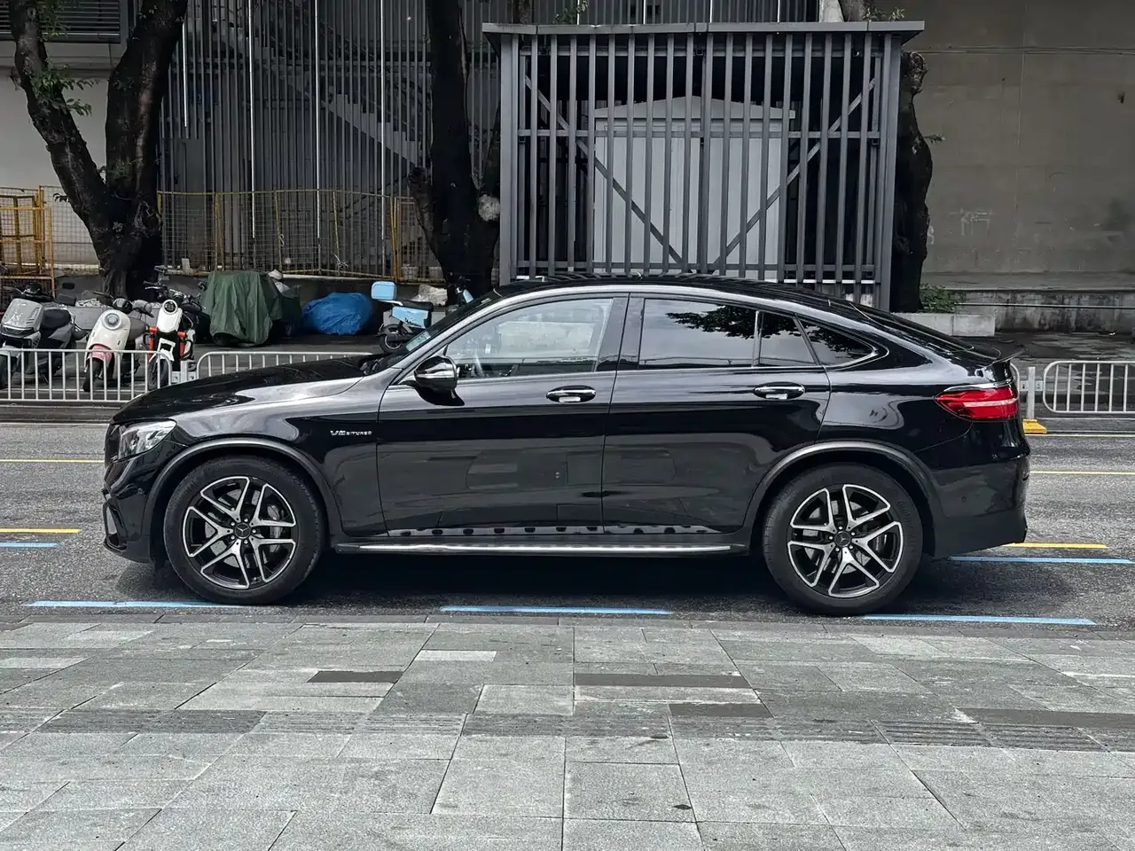 Mercedes-Benz GLC Coupe AMG 2018 AMG GLC 63 4MATIC+ Coupe SUV фото 3