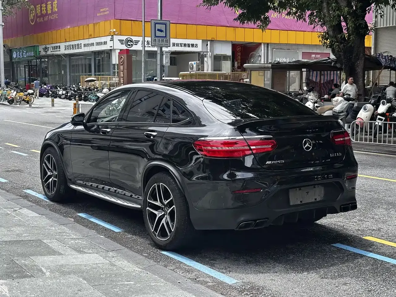 Mercedes-Benz GLC Coupe AMG 2018 AMG GLC 63 4MATIC+ Coupe SUV фото 14