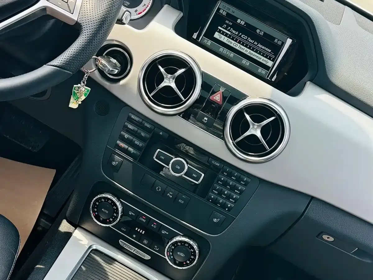 Mercedes-Benz GLK-Class 2015 GLK 260 4MATIC Fashion Ultimate Edition фото 17