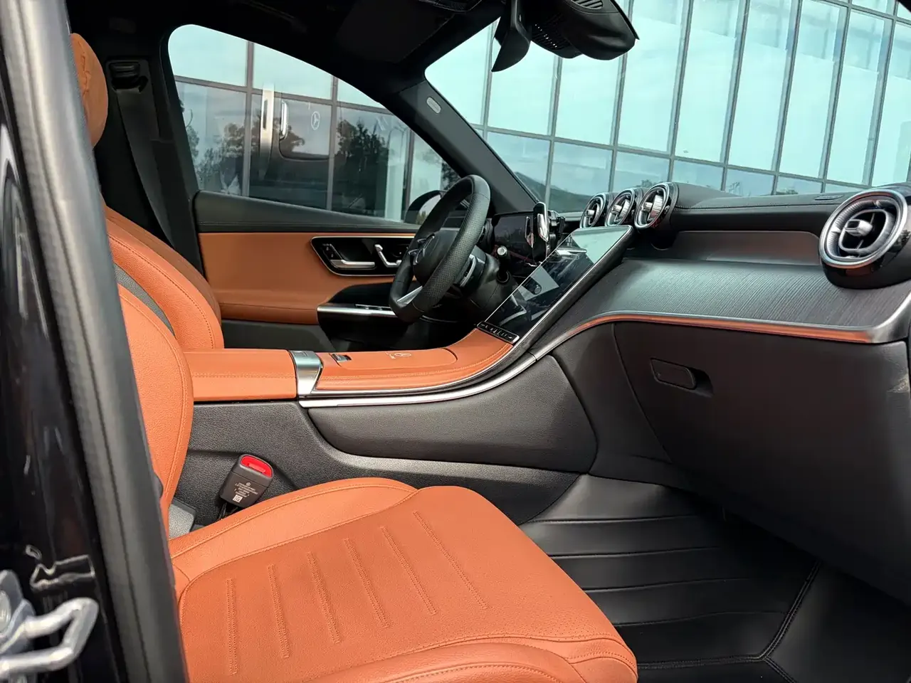 Mercedes-Benz GLC 2024 GLC 260 L 4MATIC Luxury 5-seater фото 13