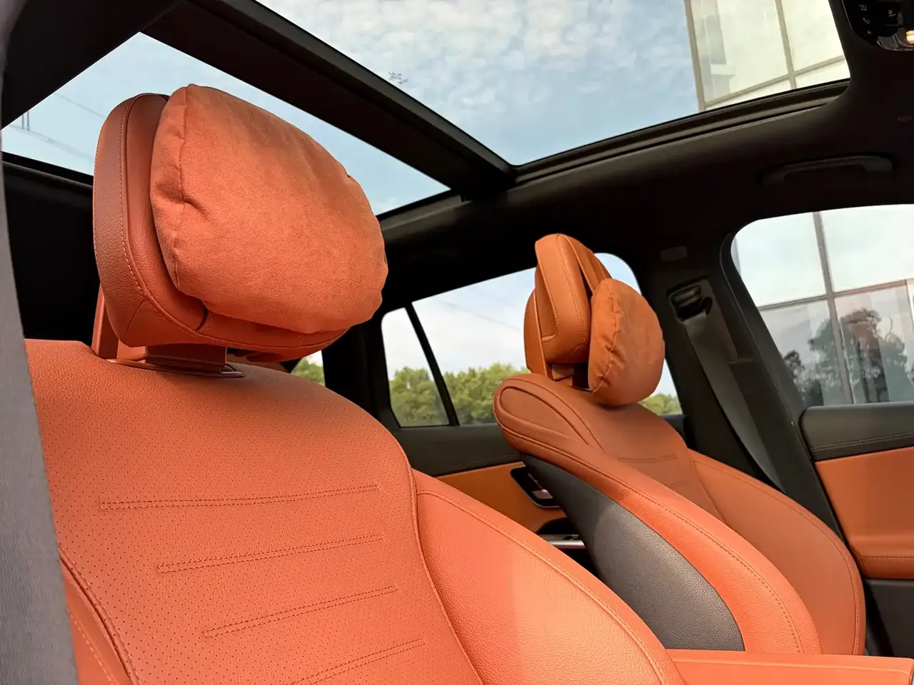 Mercedes-Benz GLC 2024 GLC 260 L 4MATIC Luxury 5-seater фото 14