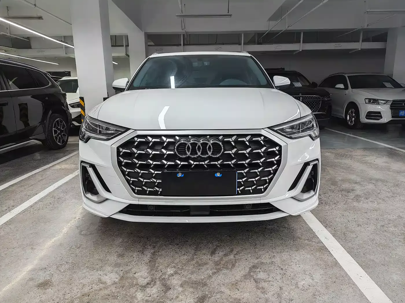 Audi Q3 2024 35 TFSI Fashion Sport фото 2