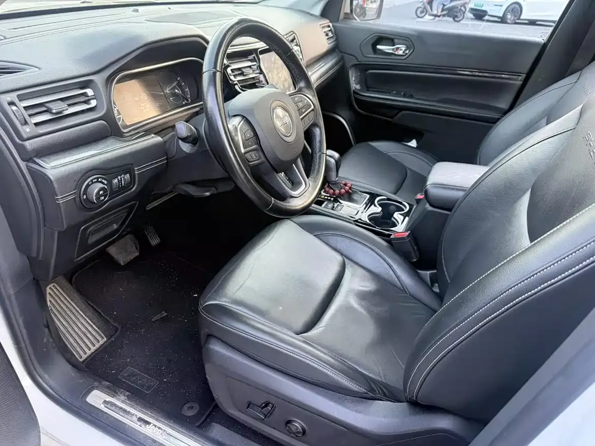 Jeep Commander PHEV 2020 2.0T Plug-in Hybrid Premium Edition фото 8