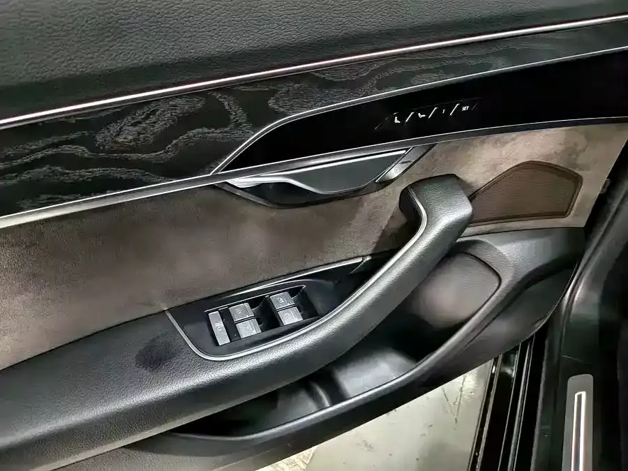 Audi A8 2021 A8L 50 TFSI quattro Comfort фото 8