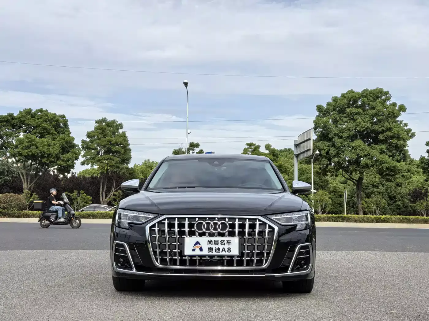 Audi A8 2025 A8L Horch Founder Edition 55TFSI фото 2