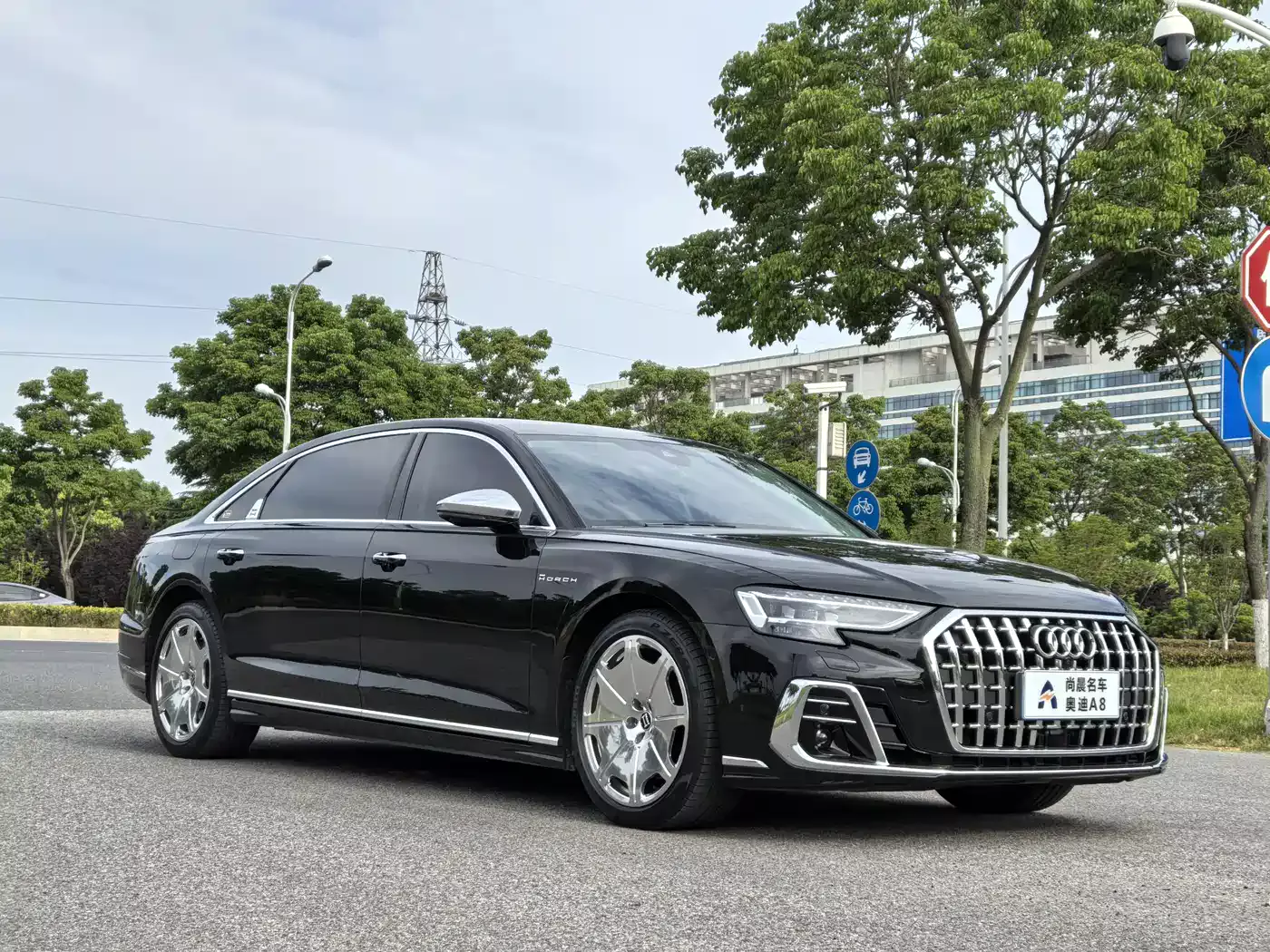 Audi A8 2025 A8L Horch Founder Edition 55TFSI фото 3