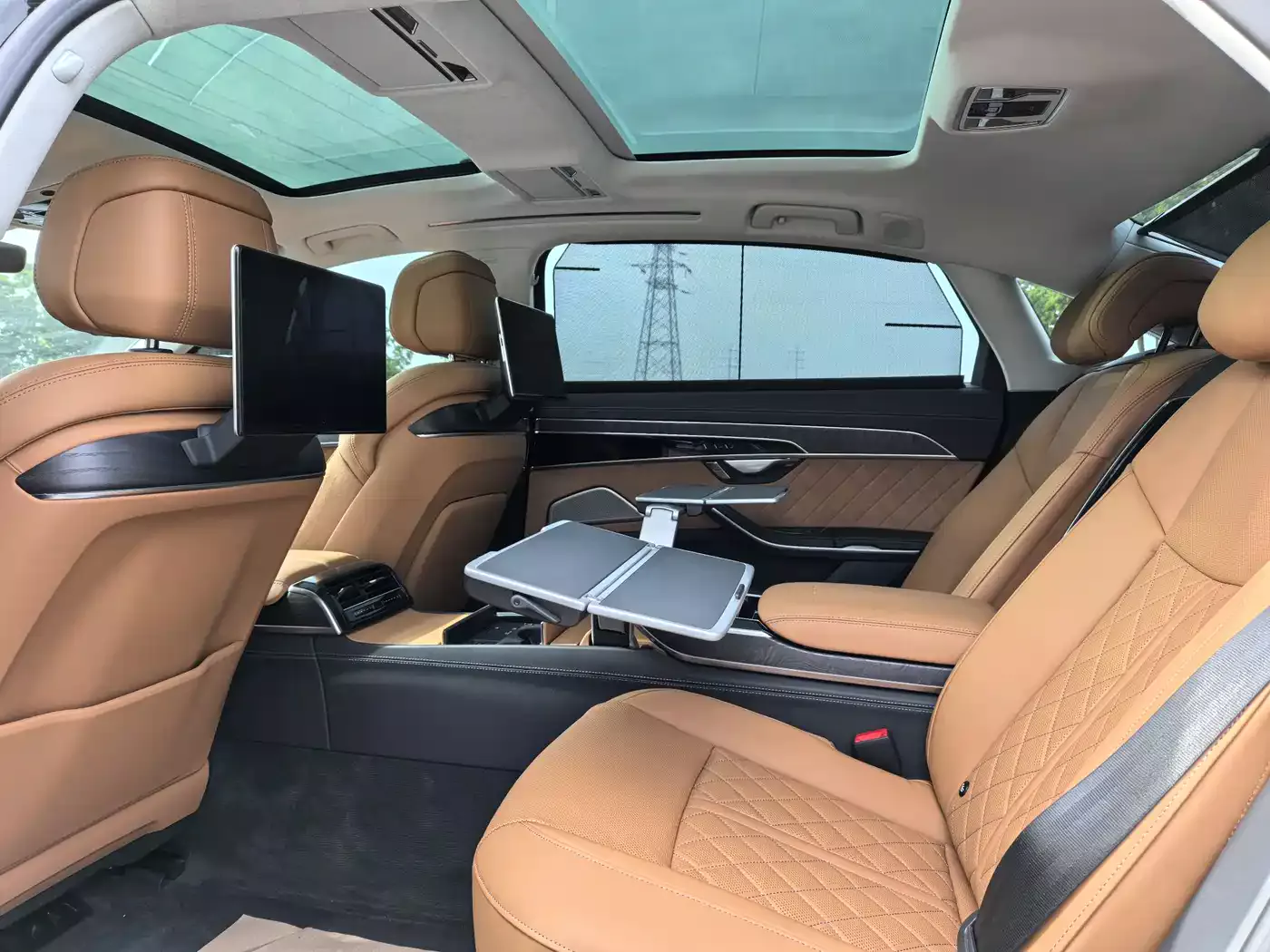 Audi A8 2025 A8L Horch Founder Edition 55TFSI фото 11