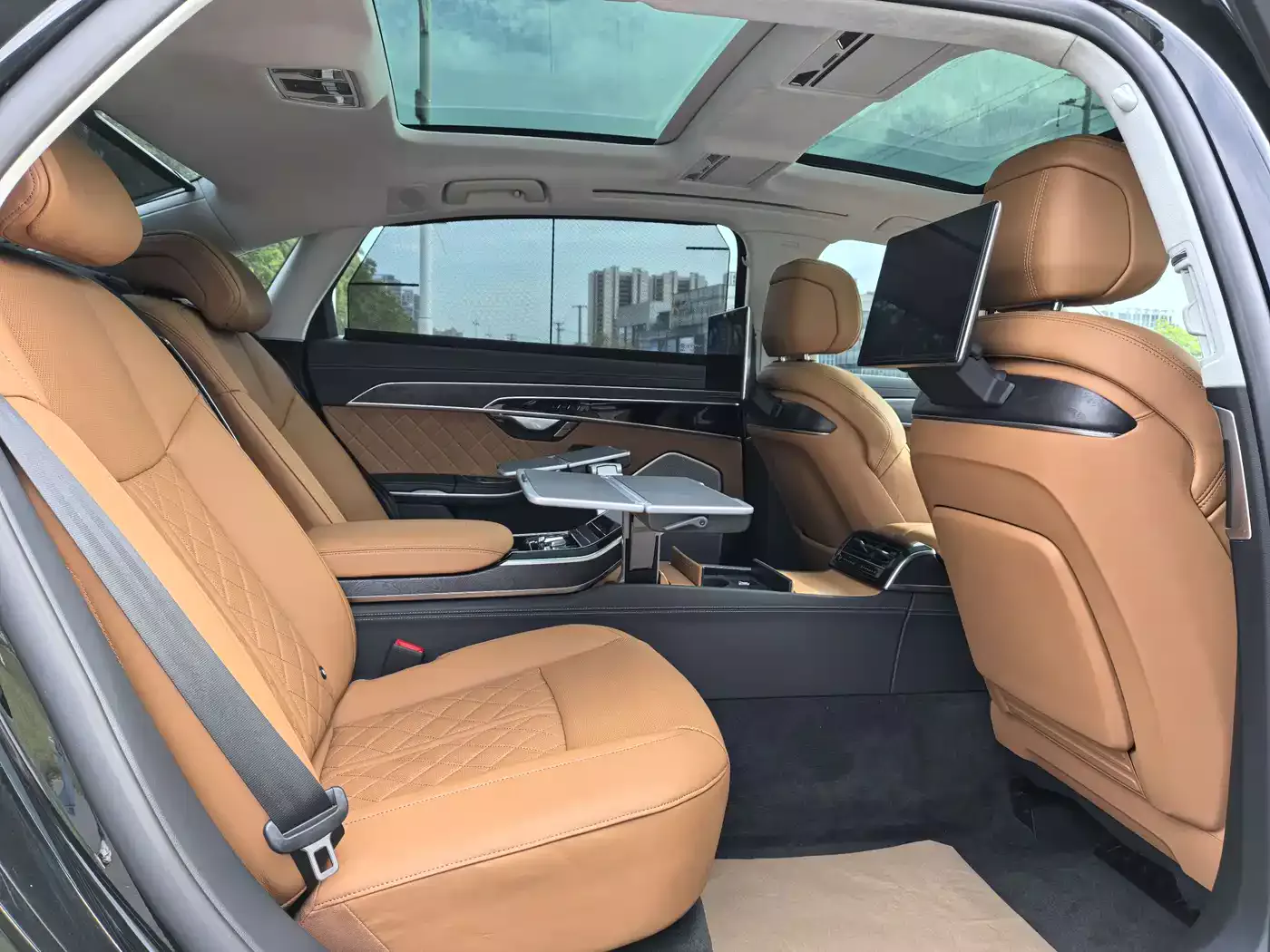 Audi A8 2025 A8L Horch Founder Edition 55TFSI фото 12