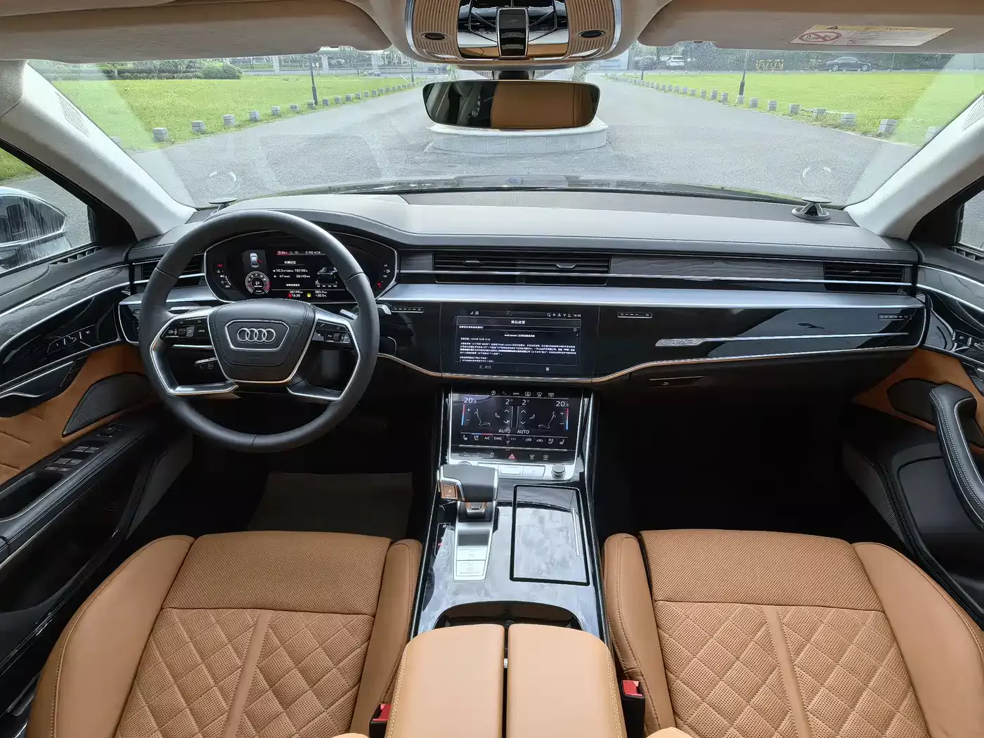 Audi A8 2025 A8L Horch Founder Edition 55TFSI фото 15