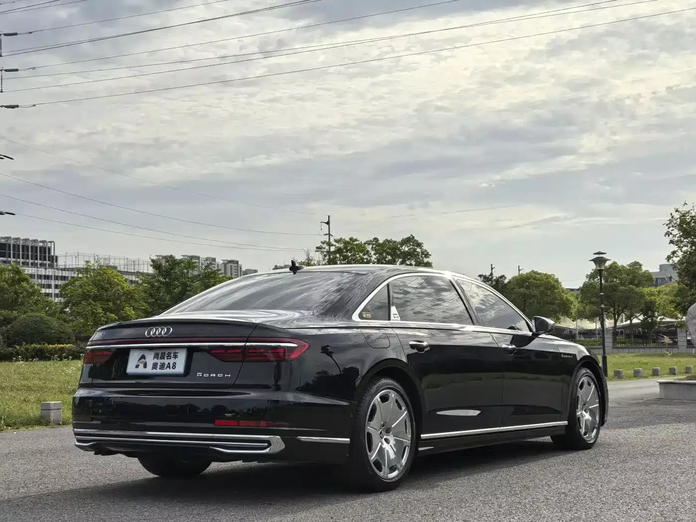 Audi A8 2025 A8L Horch Founder Edition 55TFSI фото 17