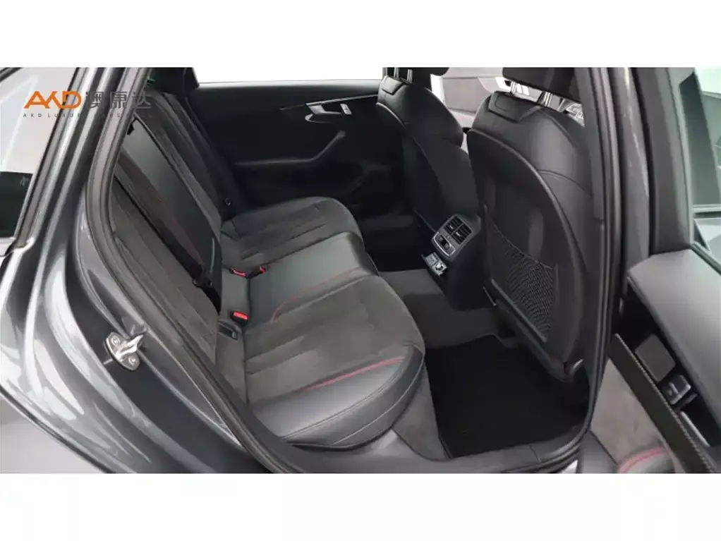 Audi A4L 2025 2 Million Celebration Edition 45 TFSI quattro Premium Dynamic фото 8
