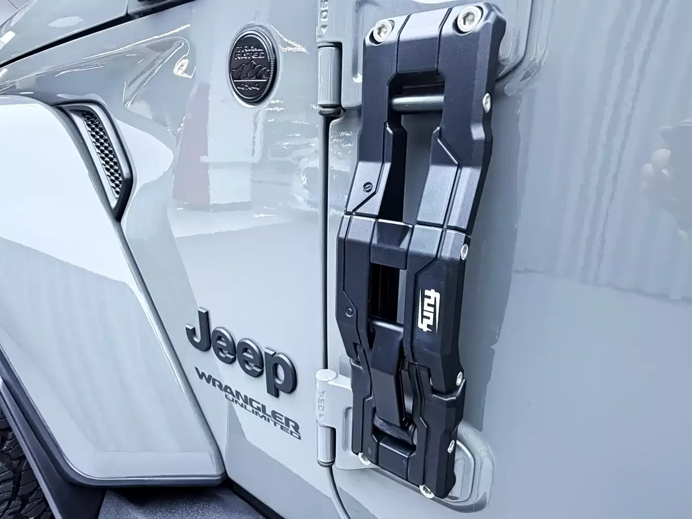 Jeep Wrangler 2022 2.0T Highland 4-Door фото 7