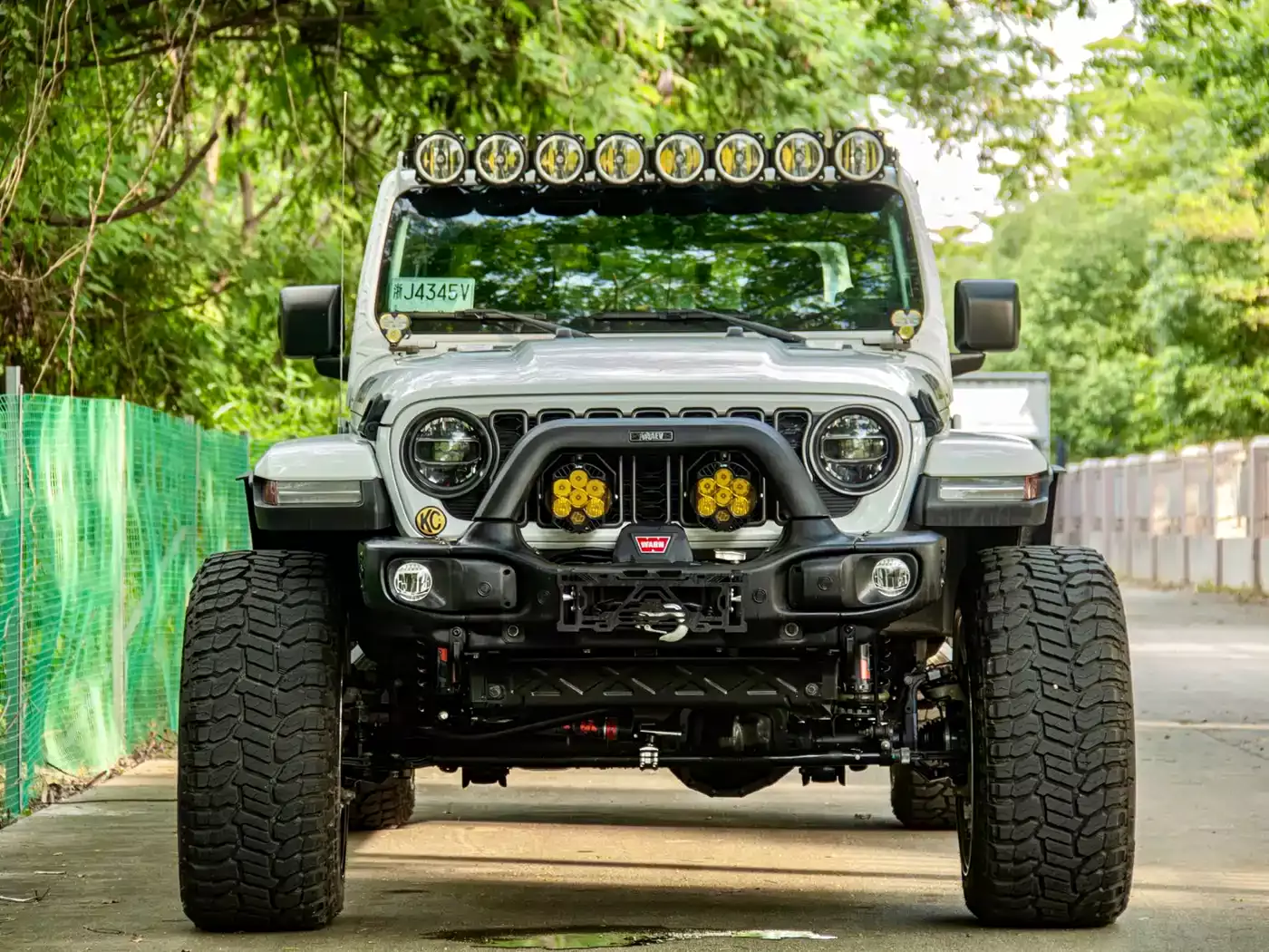 Jeep Gladiator 2022 3.6L Pioneer Edition фото 2