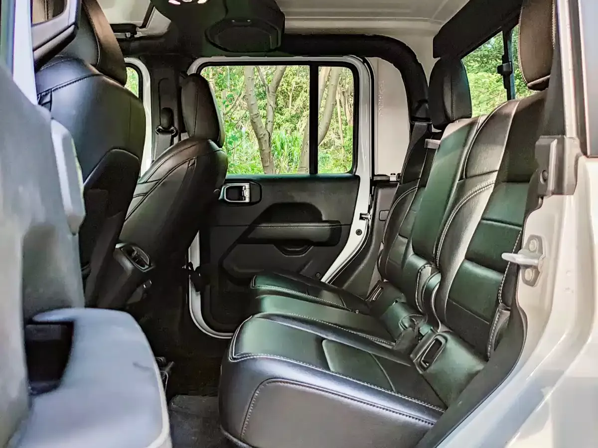 Jeep Gladiator 2022 3.6L Pioneer Edition фото 5