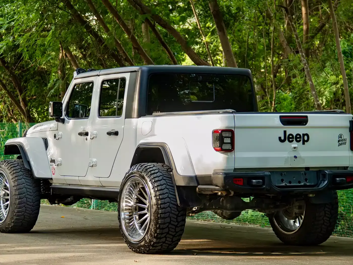 Jeep Gladiator 2022 3.6L Pioneer Edition фото 8