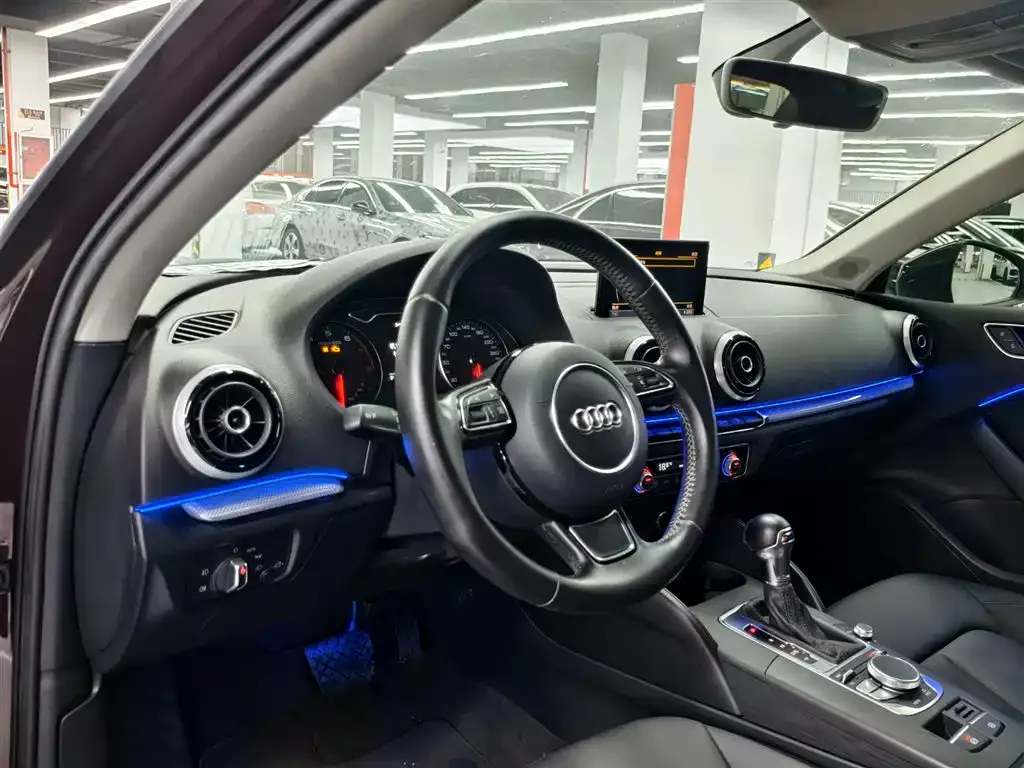 Audi A3 (Import) 2015 Limousine 45 TFSI S line Luxury фото 6