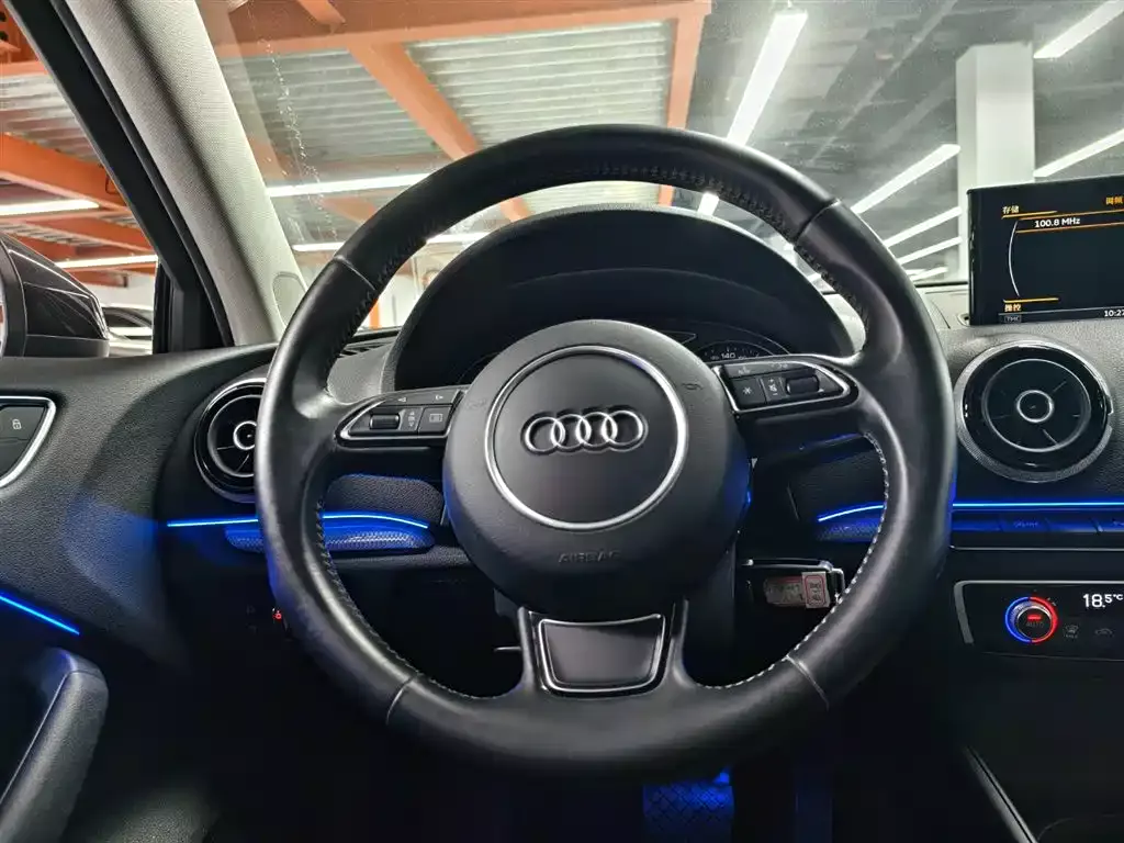 Audi A3 (Import) 2015 Limousine 45 TFSI S line Luxury фото 9